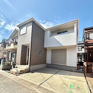 外観:陽当りや通風性など各所に施された工夫で住みやすさを実現。部屋の大きさや周辺環境・街並など、資料には掲載していない情報が現地にはたくさんございます。是非ご確認下さい。 外観:陽当りや通風性など各所に施された工夫で住みやすさを実現。部屋の大きさや周辺環境・街並など、資料には掲載していない情報が現地にはたくさんございます。是非ご確認下さい。