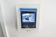 TVモニター付きインターフォンは大画面でお子様のお留守番も安心です。