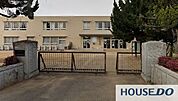 つくば市立谷田部小学校 徒歩9分。 550m