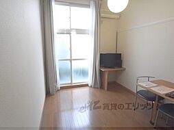 京都市営烏丸線 丸太町駅 徒歩13分の賃貸アパート 2階1Kのリビング/ダイニング