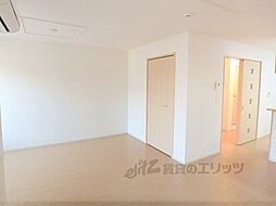 JR草津線 手原駅 徒歩11分の賃貸アパート 2階1LDKのリビング/ダイニング