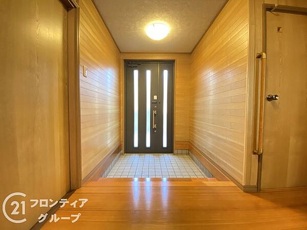 玄関を拡大表示