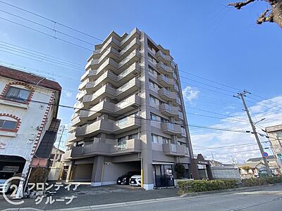 外観:9階建てマンションの最上階! 外観:9階建てマンションの最上階!