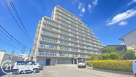 住まい選びは、価格や立地だけでなく、将来の暮らし方まで含めて考えることが大切です。今の段階で気になっていることを、まずスタッフに話してみてください