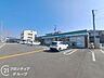 周辺：ファミリーマート平岡町新在家店 徒歩3分。 210m