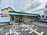 周辺：ファミリーマート東大阪箱殿町店 徒歩4分。 300m