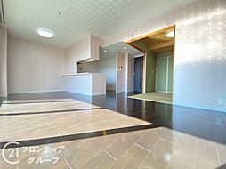 メガシティタワーズ　ザ・ウエスト　中古マンション 3LDKのリビング/ダイニング