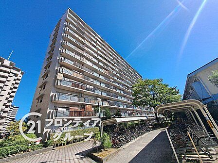 住宅購入の流れや必要な手続きについて、順を追ってご説明しています。はじめての方でも安心してご相談いただける環境を整えています