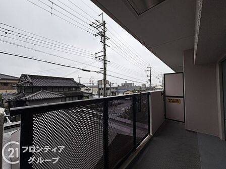 「賃貸のままでいいのか、買うべきか」その判断に必要な情報を、スタッフがわかりやすく整理してお伝えします。お気軽にご相談ください