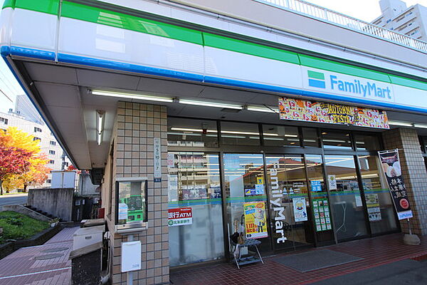 画像5:コンビニ「ファミリーマート札幌平岸5条店まで24ｍ」