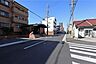 その他：敷地東側の前面道路（南側から）