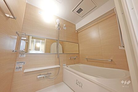 浴室［2026年8月1日撮影］浴室暖房乾燥機付きなので、寒い日のシャワーも快適、雨の日のお洗濯にも困りません。