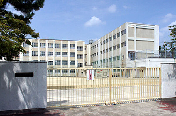 画像19:田代小学校（363m）