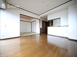 ライオンズガーデン植田中央 4階4LDKのリビング/ダイニング