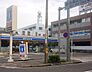 周辺：ローソン 本郷駅西店（677m）