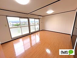 サープラスちくまの 2階1LDKのリビング/ダイニング