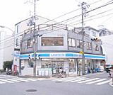 ローソン伏見稲荷駅前まで88m 師団街道沿い 前にはおいしいパン屋さん・