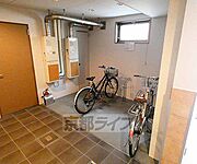 屋内に駐輪場があるので、盗まれる心配もないですね。
