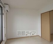 明るい洋室です