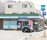 ファミリーマート 大津月輪三丁目店まで240m