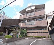 パリッと綺麗な外観ですね。