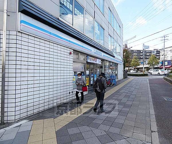 ローソン千本北大路店まで227m 千本北大路に立地するローソン。帰りが遅い時でも便利ですね。