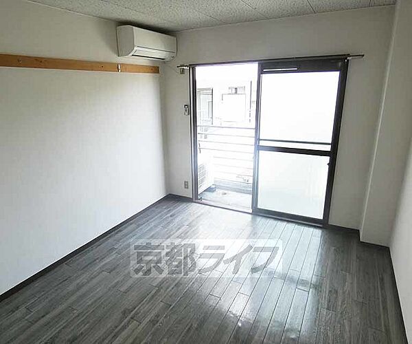 画像4:フローリングが綺麗なお部屋です。