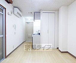 JR山陰本線 二条駅 徒歩11分の賃貸マンション 4階1Kのリビング/ダイニング