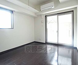 JR山陰本線 二条駅 徒歩10分の賃貸マンション 4階1Kのリビング/ダイニング