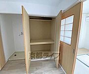 奥行きのあるクローゼットです。