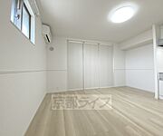 ＬＤＫ側から見た洋室の引き戸を閉めたところです。