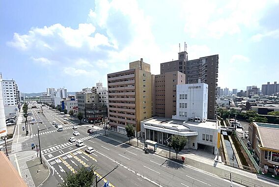 前面に棟がない...