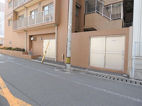 広いゴミステー...