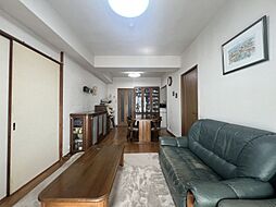 ベルヴィ香椎八番館 3LDKのリビング/ダイニング