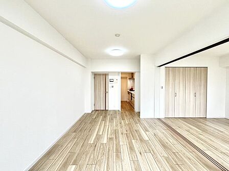 落ち着いた雰囲気のLDKは家族みんなの快適空間