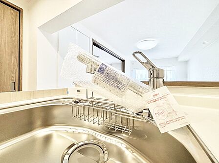 いつでも清潔なおいしいお水を。一つの水栓で水道水と浄水を使い分け。