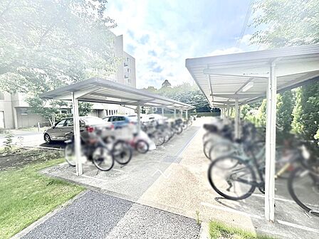 駐輪場は屋根付き
