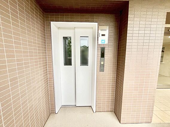 エレベーターが...