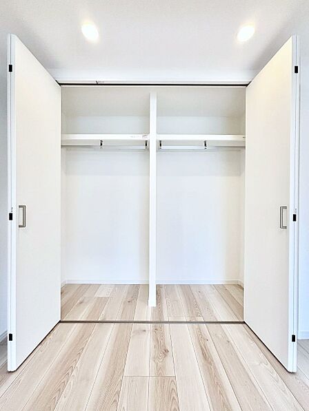 たっぷりの収納スペースでいつでも住空間がスッキリ保てそう
