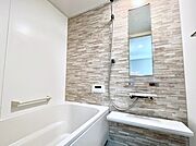 落ち着いた雰囲気でゆっくりお寛ぎいただけるバスルーム