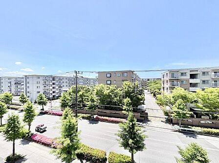 バルコニーからは開放的な眺望も楽しめます!