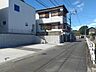 外観：前面道路含む現地写真