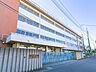 周辺：川口市立南鳩ヶ谷小学校（900m）