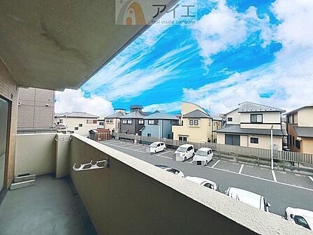 南面バルコニーで毎日のお洗濯も快適