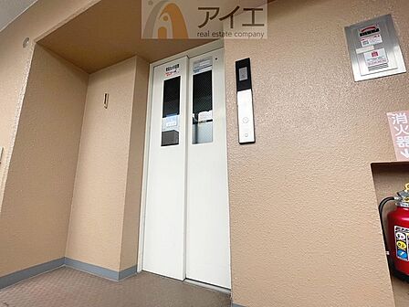 清掃も行き届いたエレベーターホール