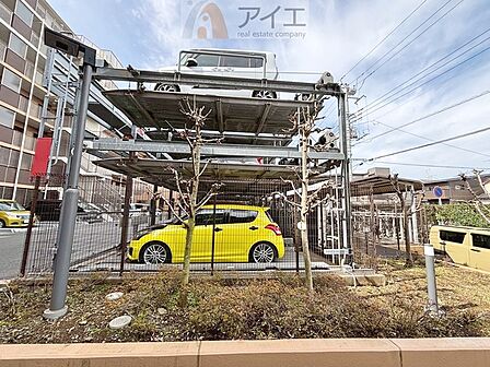 駐車場があるため車通勤の方にも安心なマンションです(要空確認)