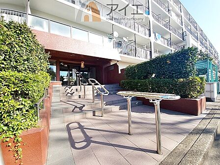 共用部の清掃・修理は管理員が実施