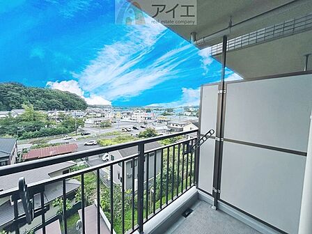 南面バルコニーで毎日のお洗濯も快適
