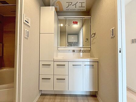 上質な洗面空間がゆとりの時間を演出