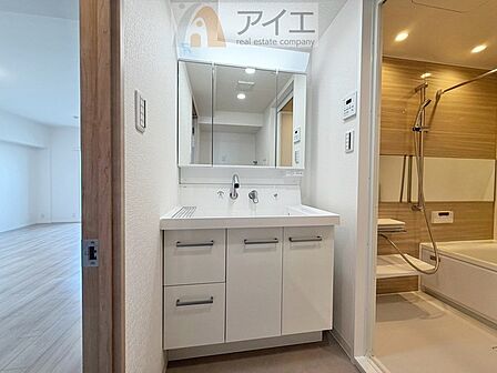 上質な洗面空間がゆとりの時間を演出